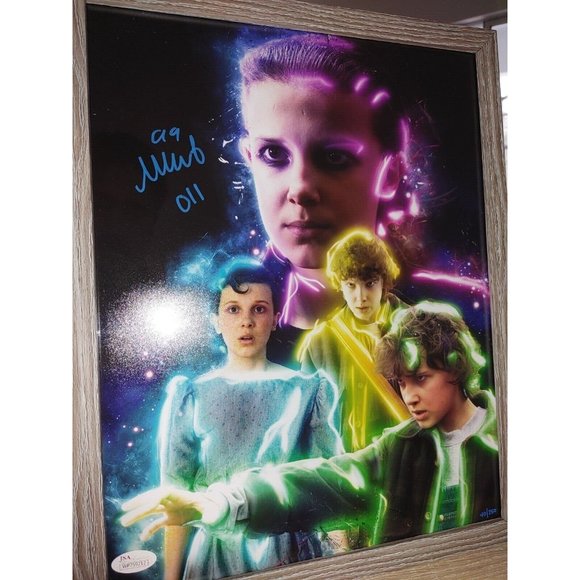 RARE Millie Bobby Brown Stranger Things Signed Autographed 11x14 Photo JSA COA - Picture 1 of 12